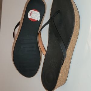 Fitflop black and cork flip flop sandals